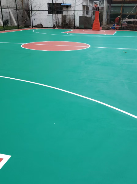 泸州 球场长期使用易出现地面开裂